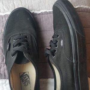 Unisex all black Vans
